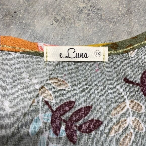 E. Luna 3/4 Sleeve Olive Baby Doll Tunic - Picture 4 of 6